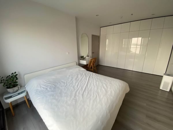 bedroom and room interior of The Politan Aqua