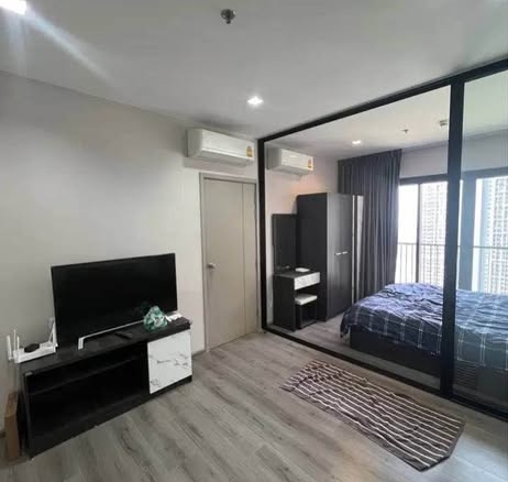 bedroom of The Politan Rive
