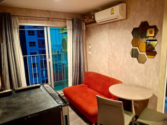 bedroom of The Trust Condo @BTS Erawan