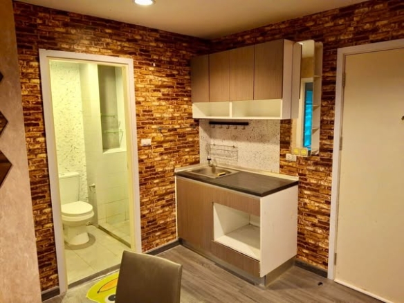 room interior and bathroom of The Trust Condo @BTS Erawan