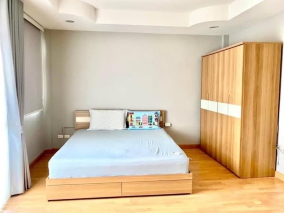 bedroom and room interior of VINCES RAMINTRA39