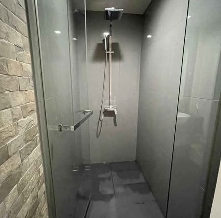 room interior and bathroom of Zire Wongamat