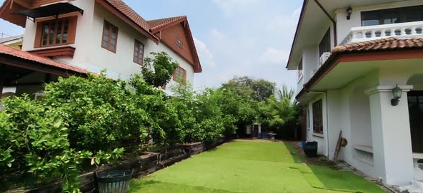 ร้านบ้านสวนกล้วย รามคำแหง 118