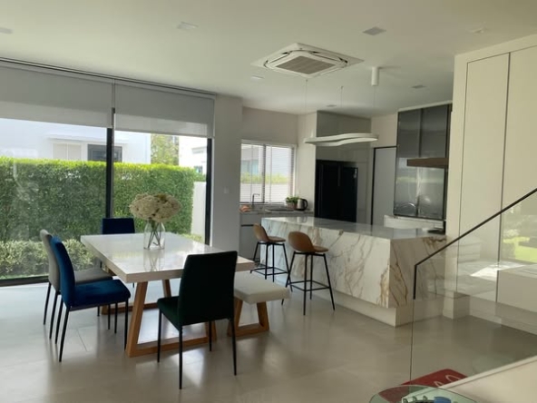 room interior and kitchen of มัณฑนา บางนา กม.15 | MANTANA Bangna km. 15
