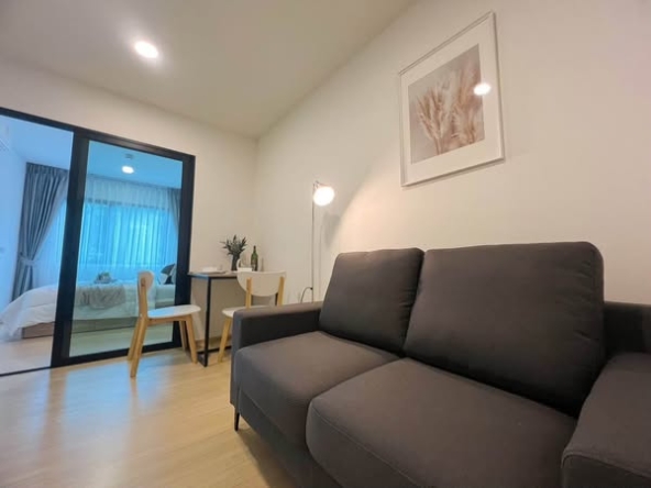 living room and bedroom of ชีวาทัย ฮอลล์มาร์ค ลาดพร้าว – โชคชัย 4 (เฟส 2)