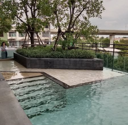 pool of A Space ME Sukhumvit 77