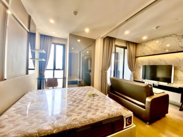 bedroom of Ashton Asoke