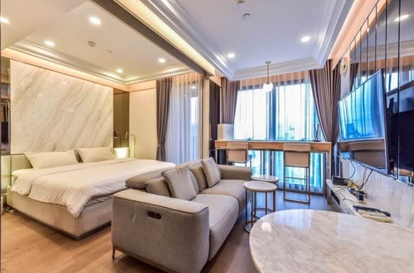 bedroom of Ashton Chula-Silom