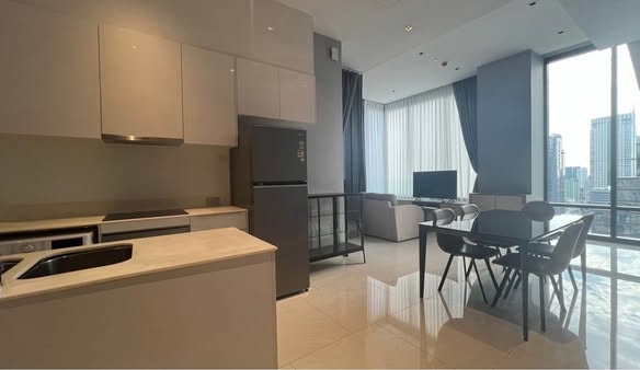Ashton Silom