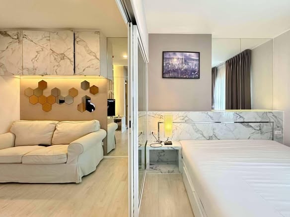 bedroom and living room of Aspire Sathorn – Tha Phra