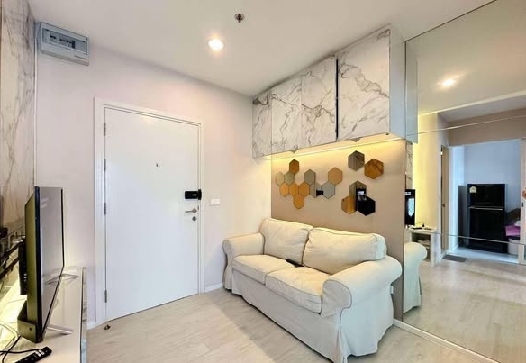 living room of Aspire Sathorn – Tha Phra