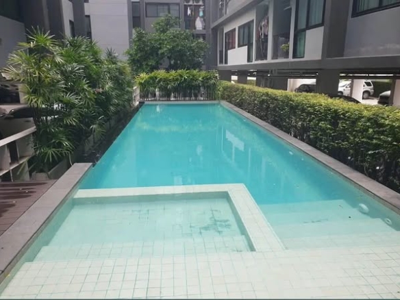 pool of B Republic Condo