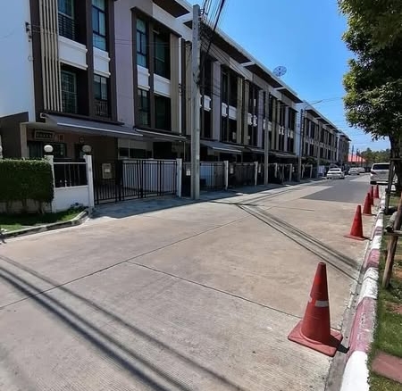 Baan Klang Muang Kalapapruek