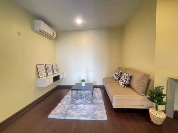 living room of Bangkok Feliz Sathon-Taksin