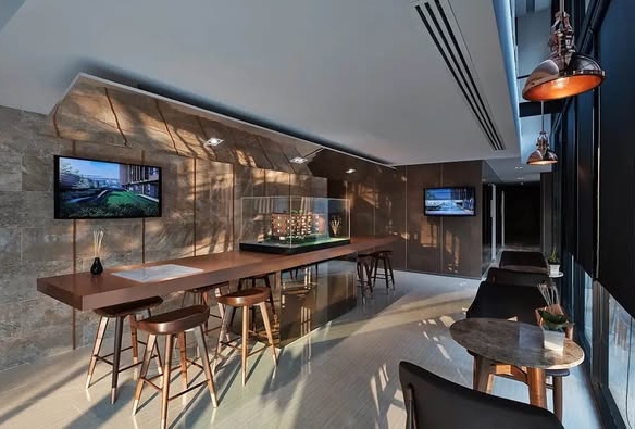 Brown Condo Phahol 67