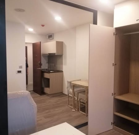 room interior of Brown Condo Phahol 67