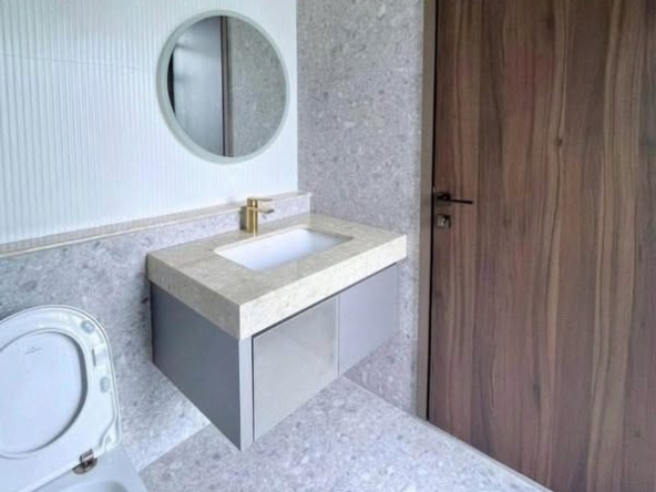 bathroom of บูก้าน กรุงเทพกรีฑา | Bugaan Krungthep Kreetha
