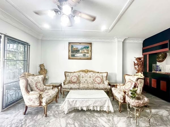 living room of Casa Legend Ratchaphruek – Pinklao.