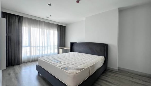 bedroom of Centric Sathon-St Louis