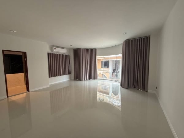bedroom of CHAPTER THONGLOR 25