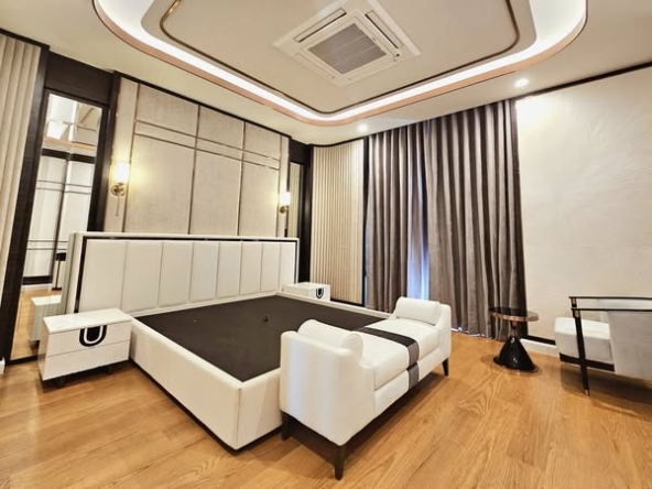 bedroom of Cinq Royal Krungthep Kreetha