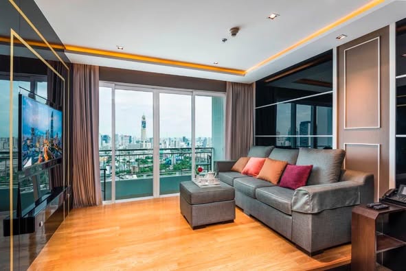 bedroom and living room of Circle Condominium