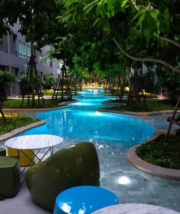 pool of Elio Del Moss Phaholyothin