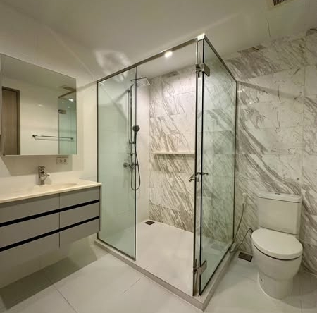 room interior and bathroom of HQ by Sansiri