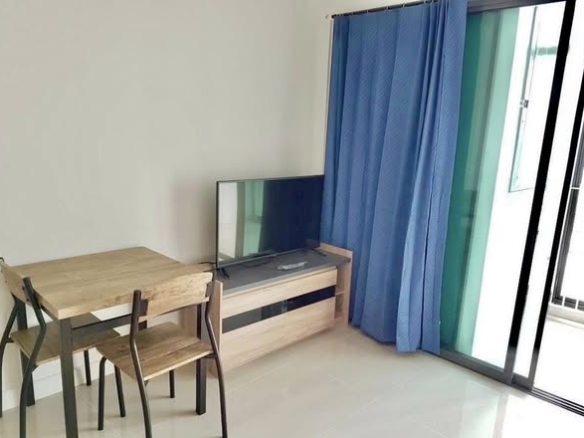bedroom and room interior of Ideo BluCove Sukhumvit
