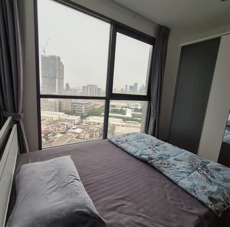 bedroom of IDEO Chula-Sam Yan