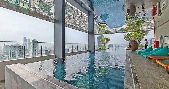 pool of IDEO Chula-Sam Yan