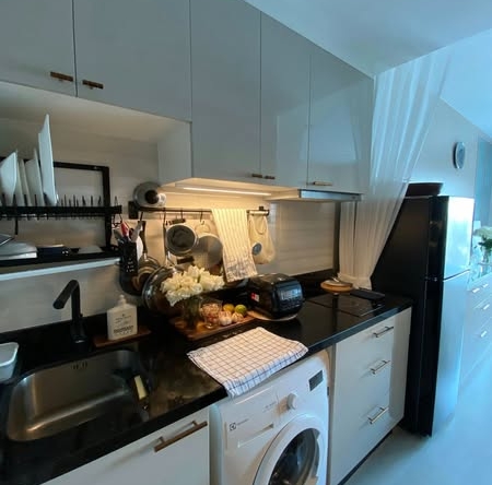 kitchen of Ideo Mobi Sukhumvit 81