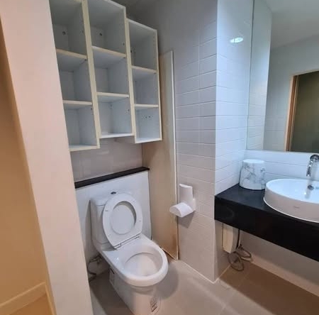bathroom of Ideo Sathon-Taksin