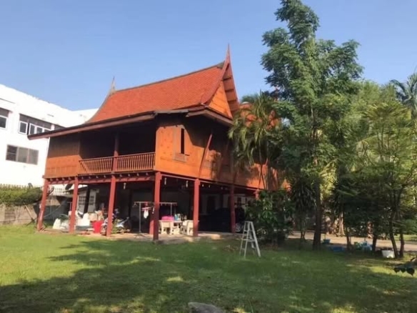 ไม้เมืองเฟอร์นิเจอร์ไม้สักแท้ บางใหญ่