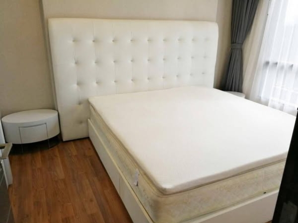 bedroom of Ivy Ampio