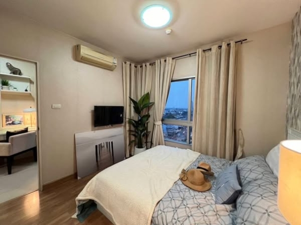 bedroom of IVY River Condo
