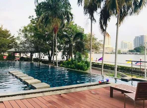 pool of IVY River Condo