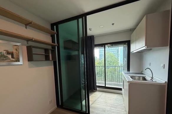 room interior and bathroom of Kensington Kaset Campus