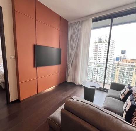 bedroom and living room of LAVIQ Sukhumvit 57