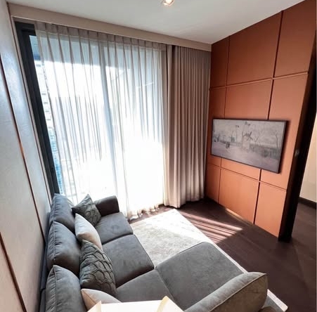 living room and room interior of LAVIQ Sukhumvit 57