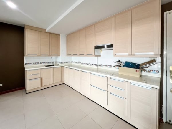 kitchen of Le Celeste Condominium เลอเซเเลส คอนโดมิเนียม