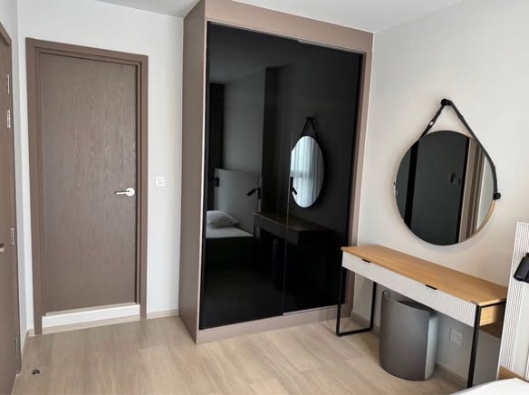 bedroom and room interior and bathroom of Life พหลฯ-ลาดพร้าว | Life Phahon-Ladprao | First Class Living in The Heart of Ladprao