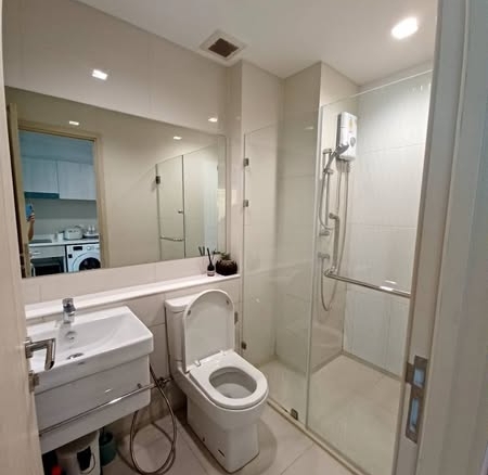 bathroom of Life One Wireless