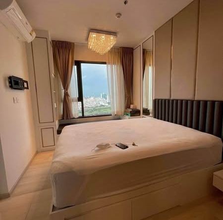bedroom of Life One Wireless