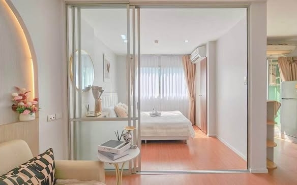 bedroom and room interior of Lumpini Condo Town Ram Inthra-Lat Pla Khao 2