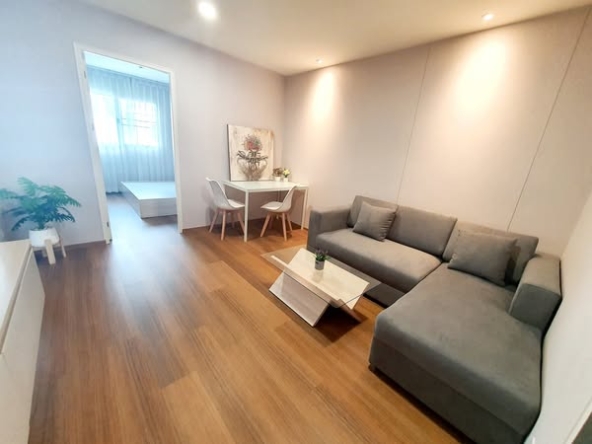 living room of Lumpini Condotown Ekachai 48