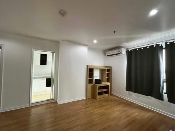room interior of Lumpini Place Pinklao