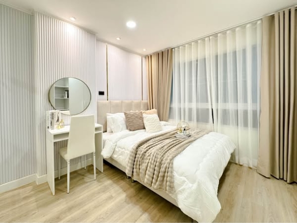 bedroom and bathroom of Lumpini Ville Cultural Center
