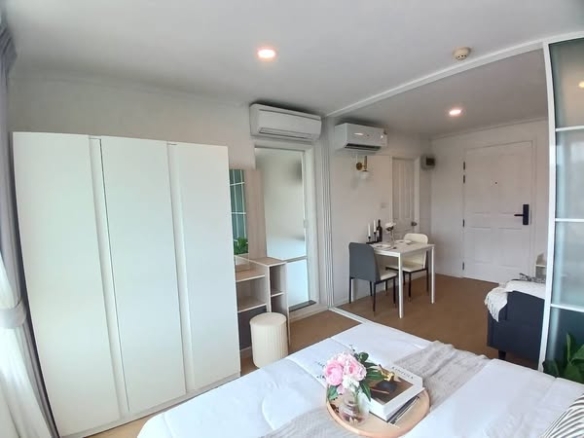 bedroom of Lumpini Ville Ramkhamhaeng 26