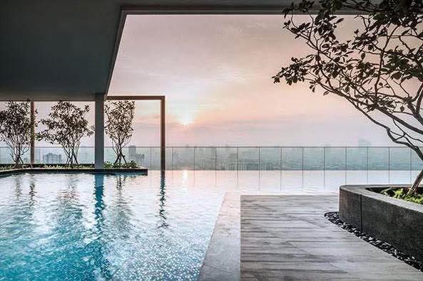 pool and room interior of M Jatujak